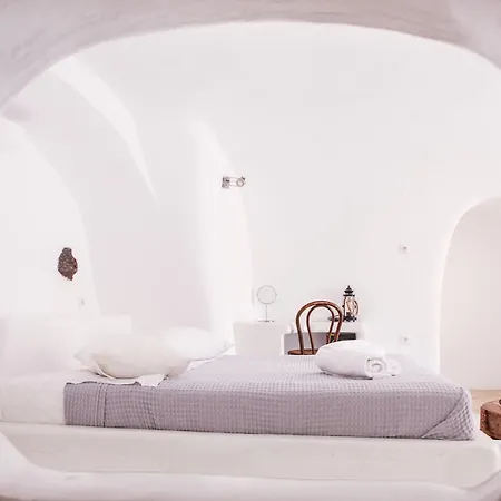 Nostalgia * Oia (Santorini)